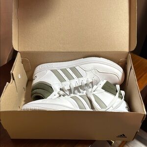 Adidas Men's White and Green Hoops 3.0 Mid, Size 8.5
